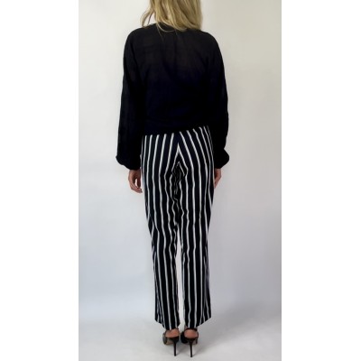 Spodnie w paski New York&Company rozm. M